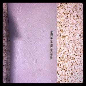 Michael kors wallet, like new, safiano leather